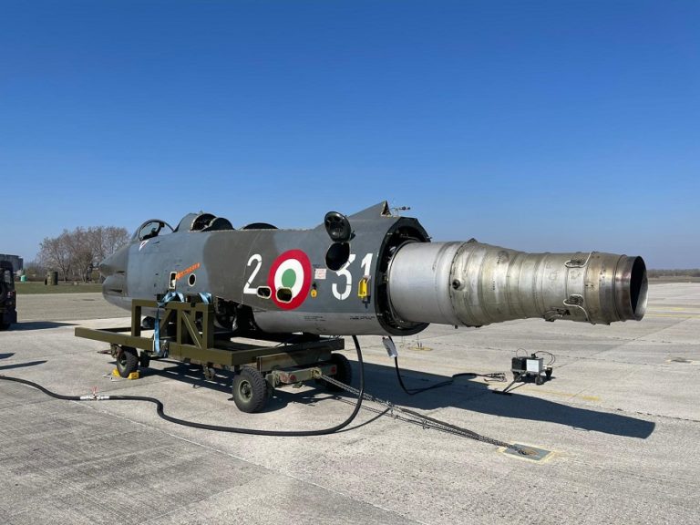 CENTENARIO AM: A PIACENZA TORNA A ROMBARE IL MOTORE DI UN CACCIA G-91R
