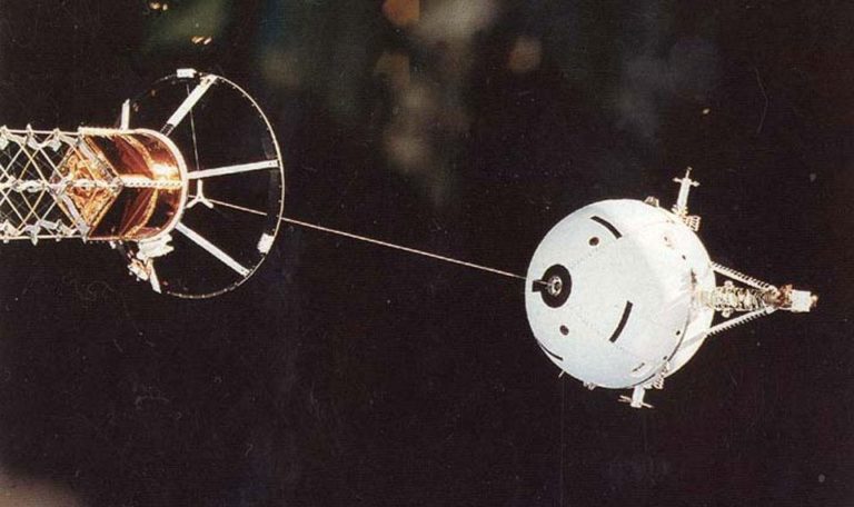 La storia dei satelliti Tethered. Un’idea italiana innovativa e un po’ folle finita nel dimenticatoio
